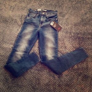 Levi’s Premium Mile High Super Skinny Jeans